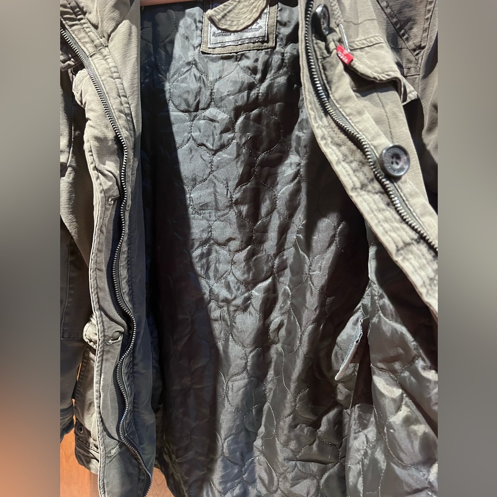 Levi’s Green Hooded Jacket - Picture 3 of 3